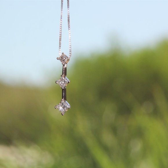 14 kt White Gold 3-Diamond Necklace - Picture 10 of 13